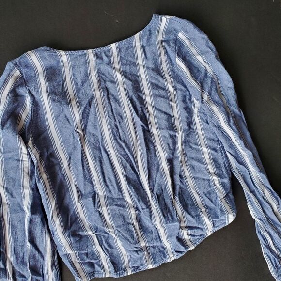 Hollister striped Blouse  - Picture 7 of 8